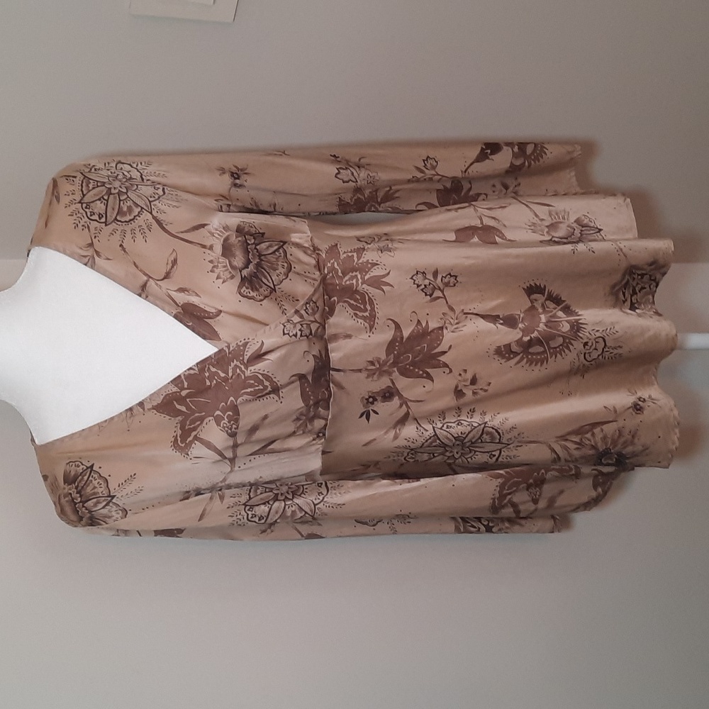 New York City Design Co. Women's Champagne Floral Silk Empire Waist Blouse